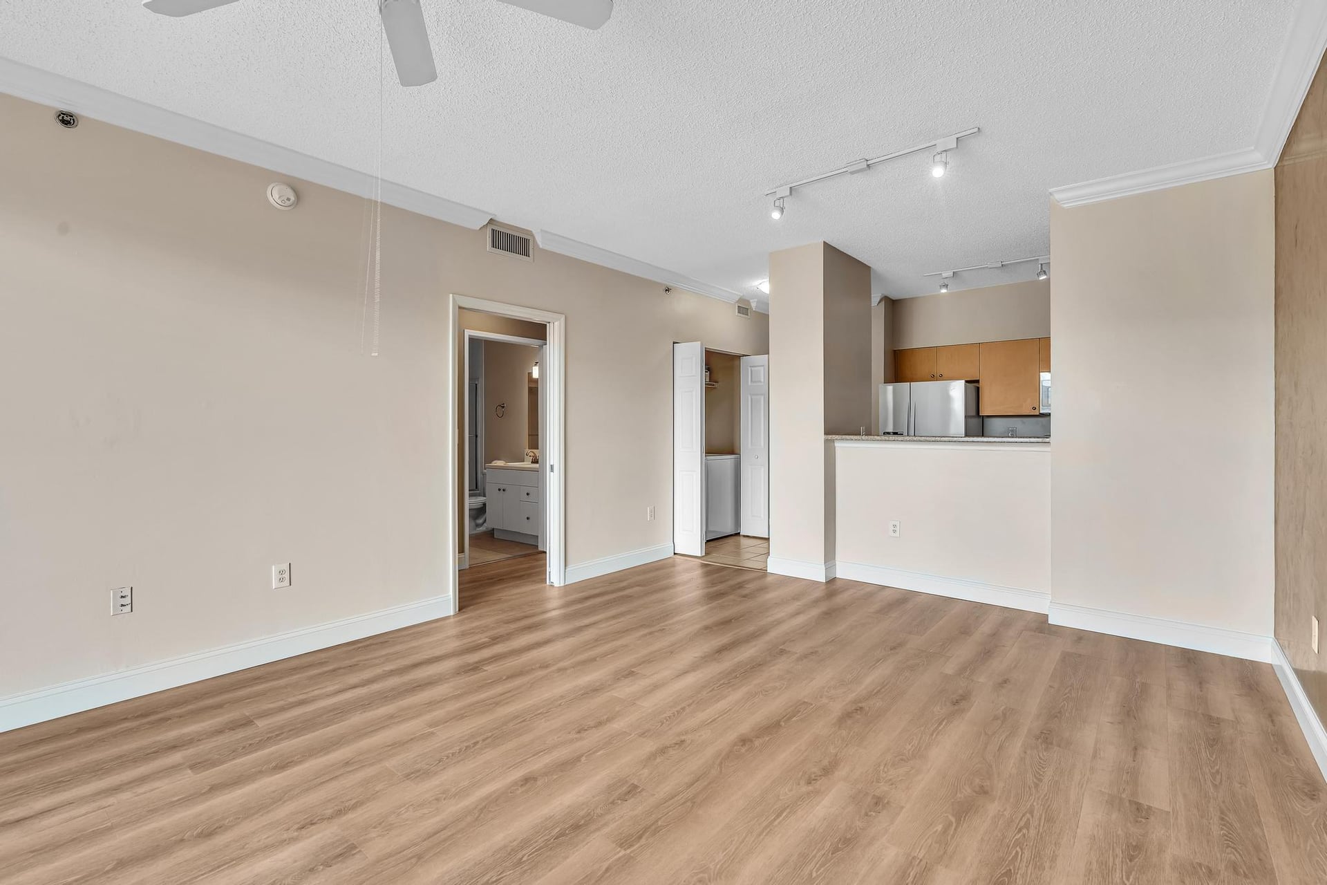 The Montecito Unit 508 photo 9