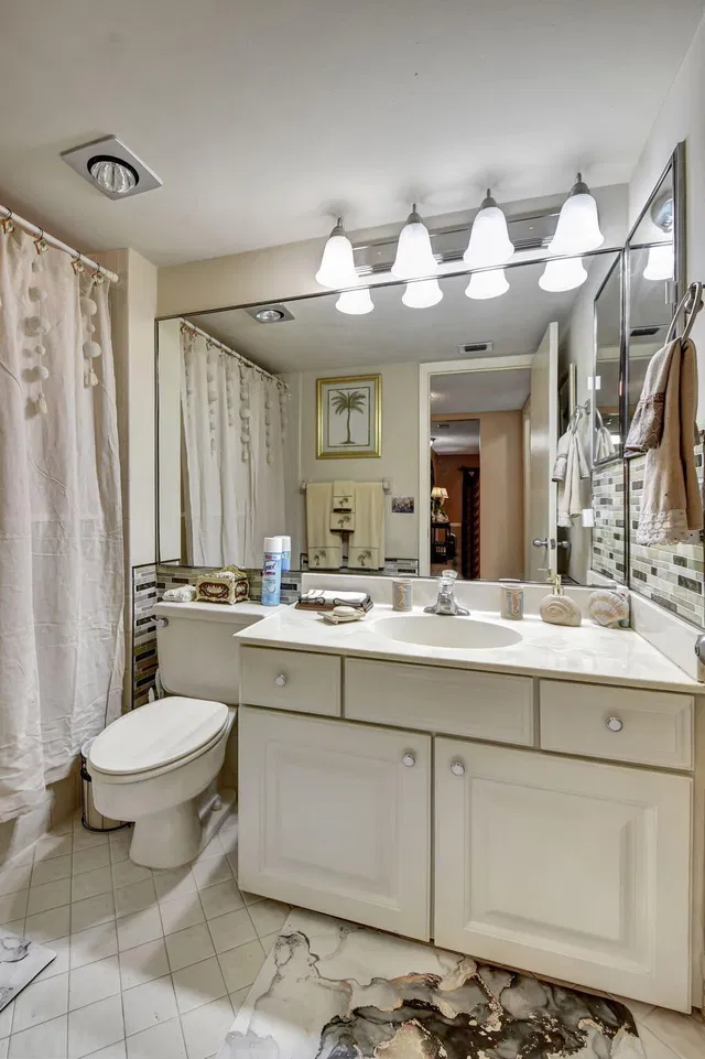  Unit 105 photo 20