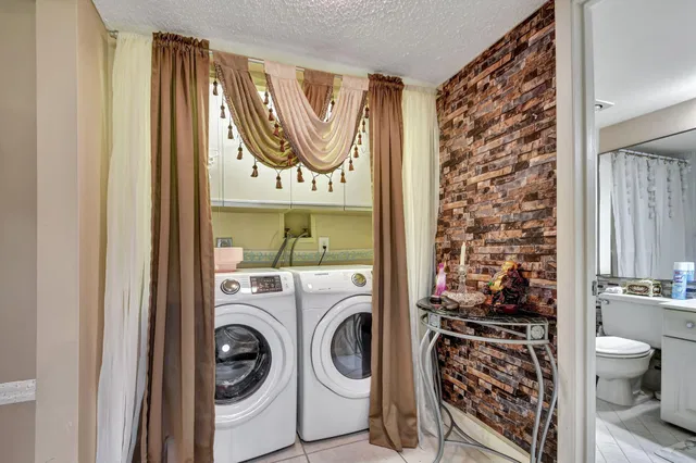  Unit 105 photo 21