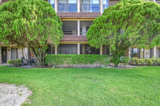  Unit 105 photo 28