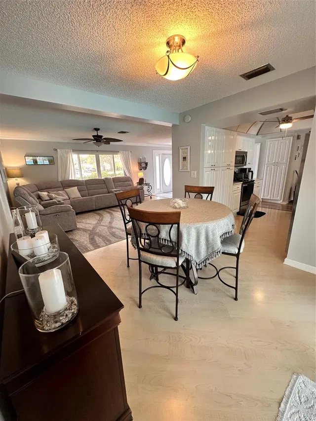 Residence photo 4