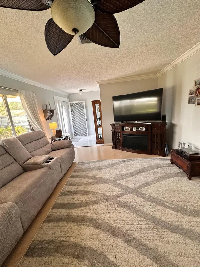 Residence photo 9