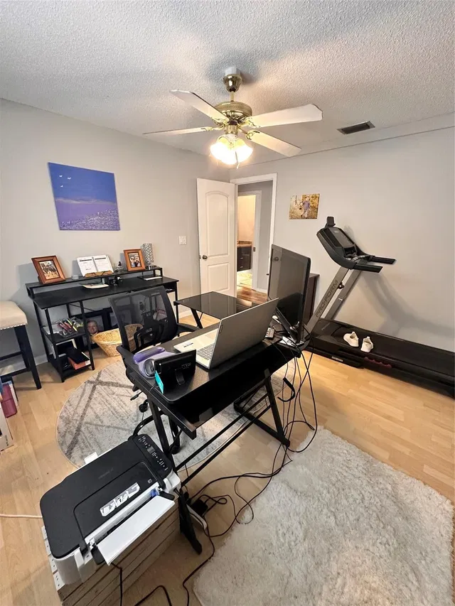 Residence photo 32