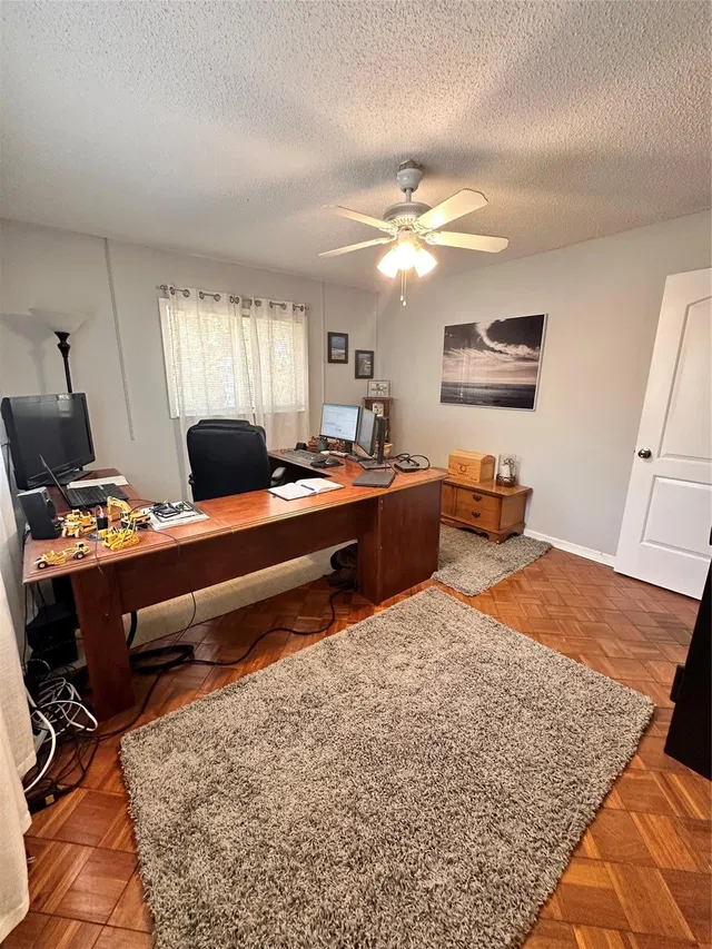 Residence photo 34