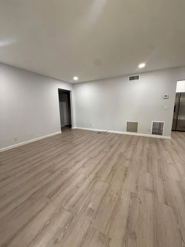 Unit C-2 photo 5