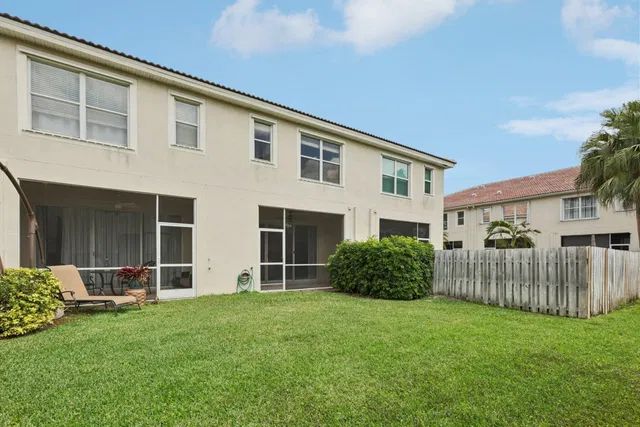 Residence photo 22