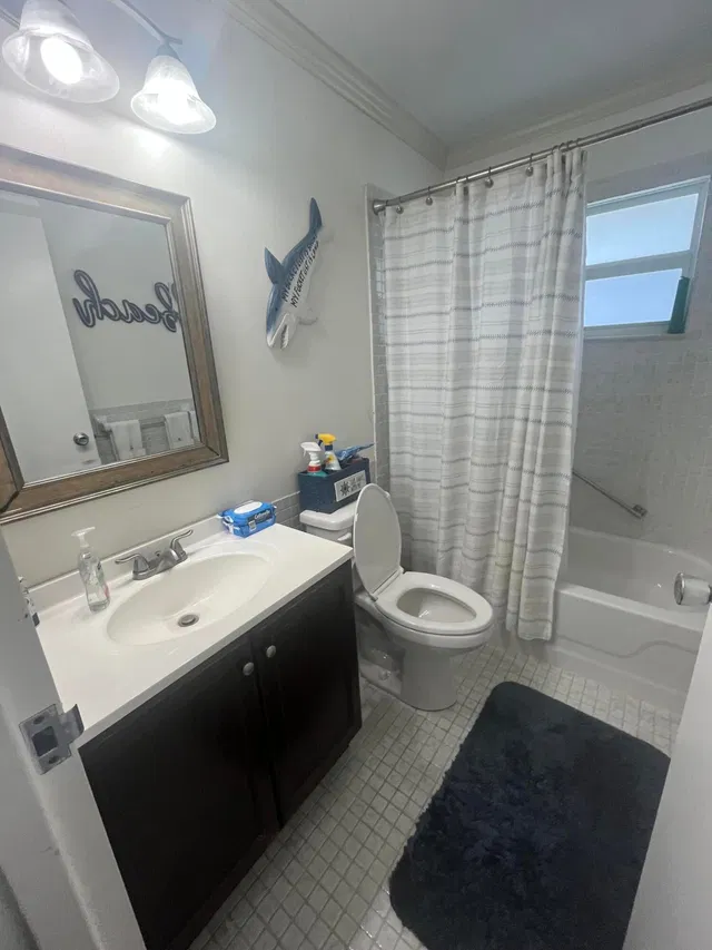 Unit C photo 11