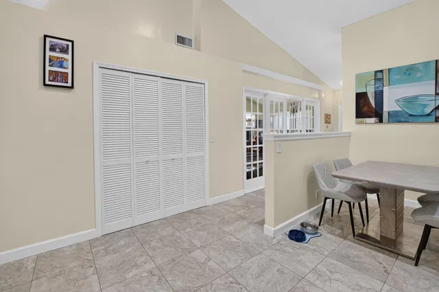  Residence photo 11
