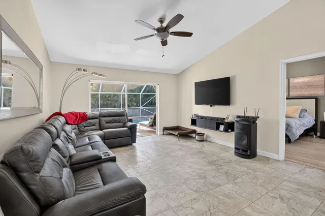  Residence photo 17