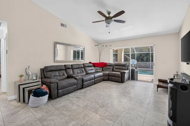  Residence photo 19
