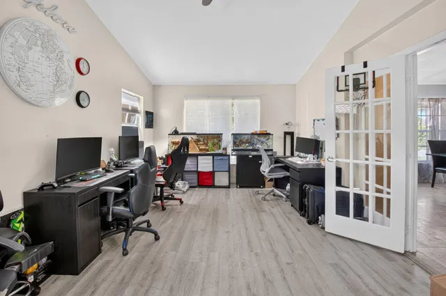  Residence photo 29