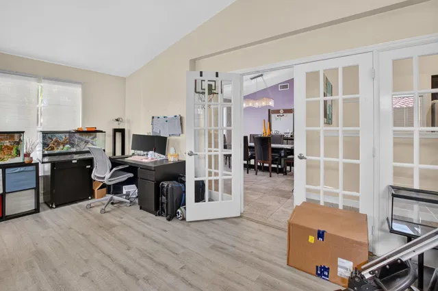  Residence photo 30