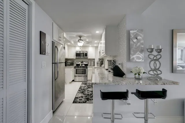 The Patrician of Palm Beach Unit 424 photo 4