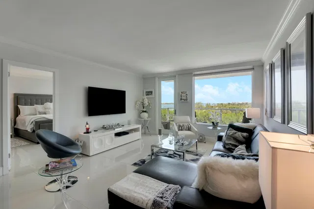 The Patrician of Palm Beach Unit 424 photo 8