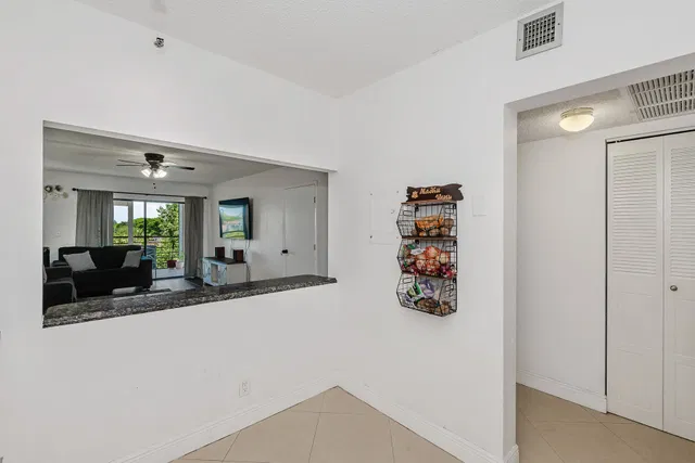 Unit 502 photo 16