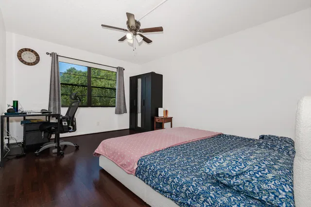 Unit 502 photo 17