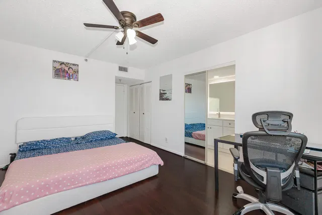 Unit 502 photo 20