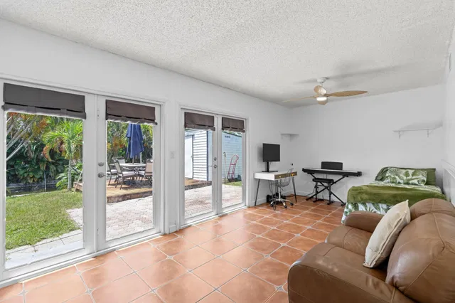 Residence photo 5