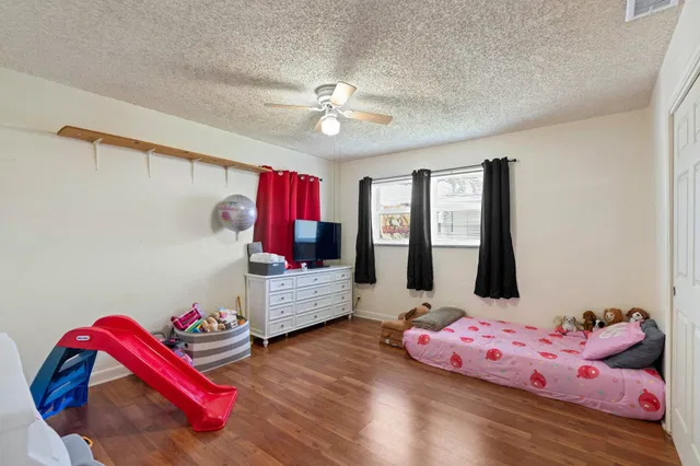 Residence photo 17