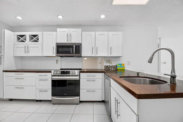  Residence photo 15