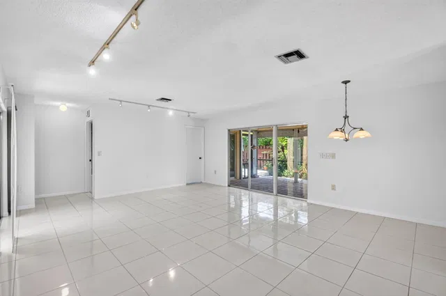  Residence photo 21