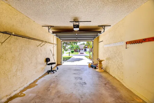  Residence photo 35