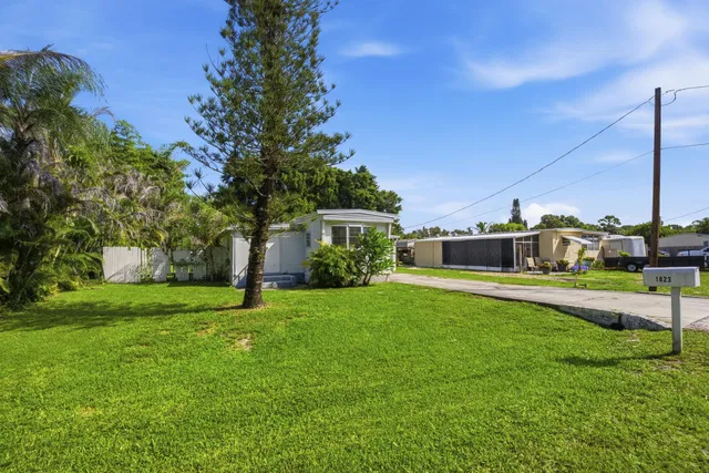 Residence photo 3