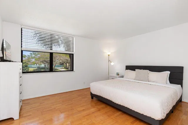  Unit 3210 photo 16