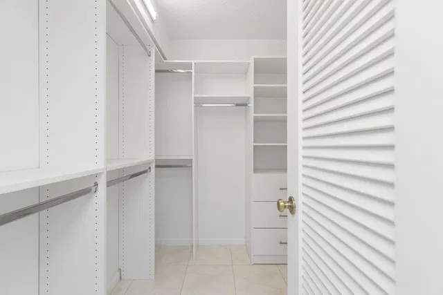  Unit 3210 photo 18