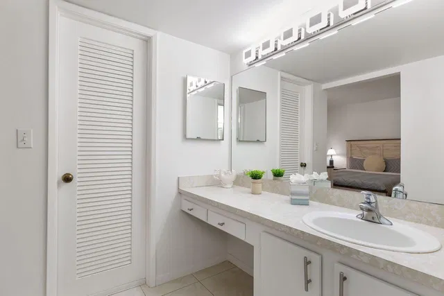  Unit 3210 photo 19