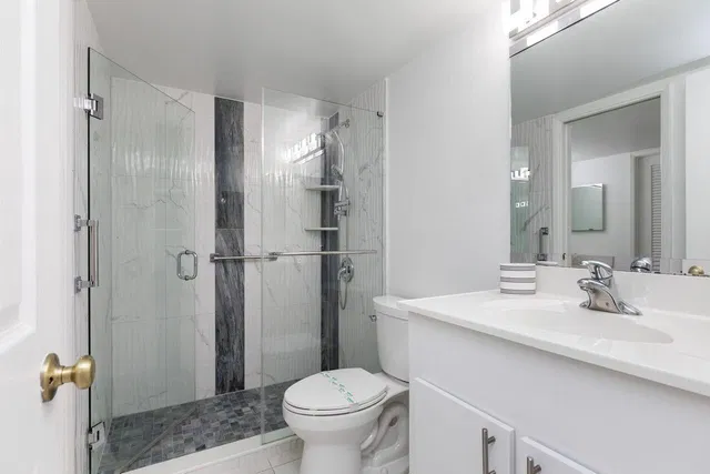  Unit 3210 photo 25