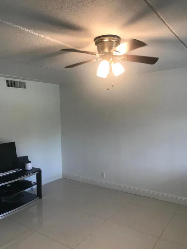 Unit 210 photo 5