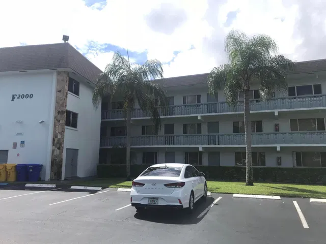 Unit 210 photo 12
