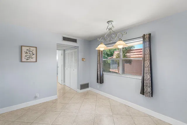  Residence photo 12