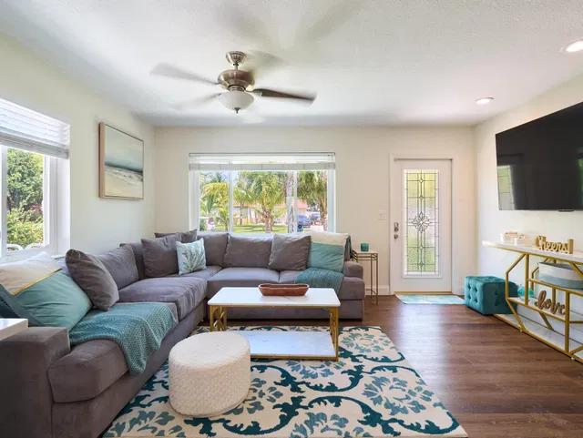  Residence photo 6