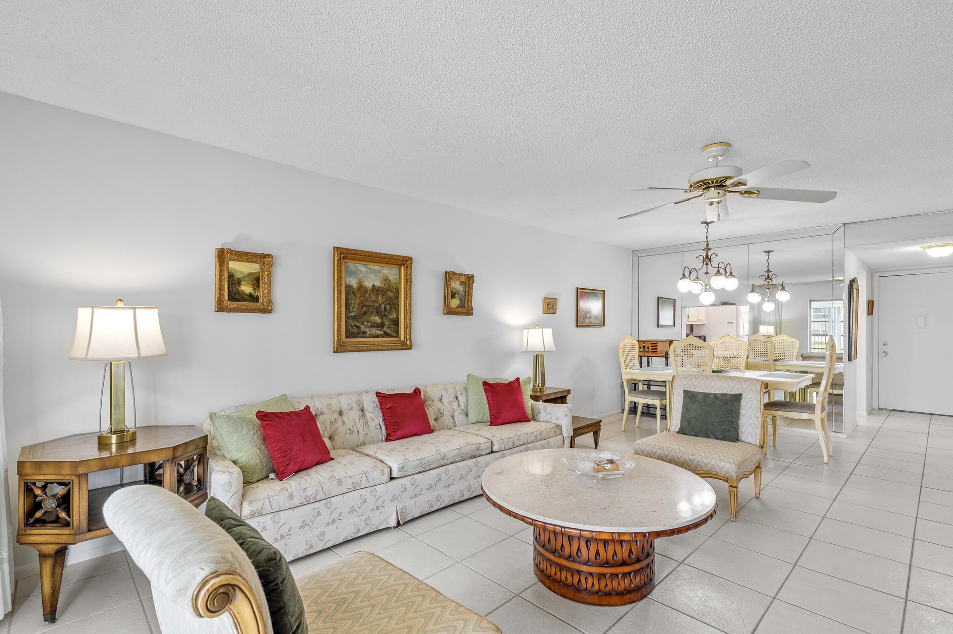 Residence photo 12