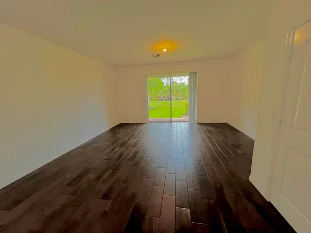 Residence photo 7