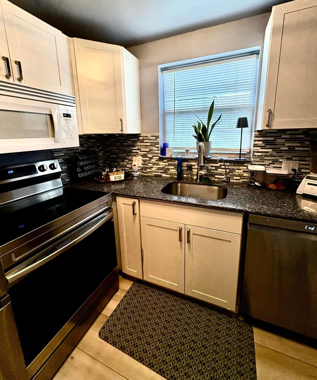 Residence photo 3