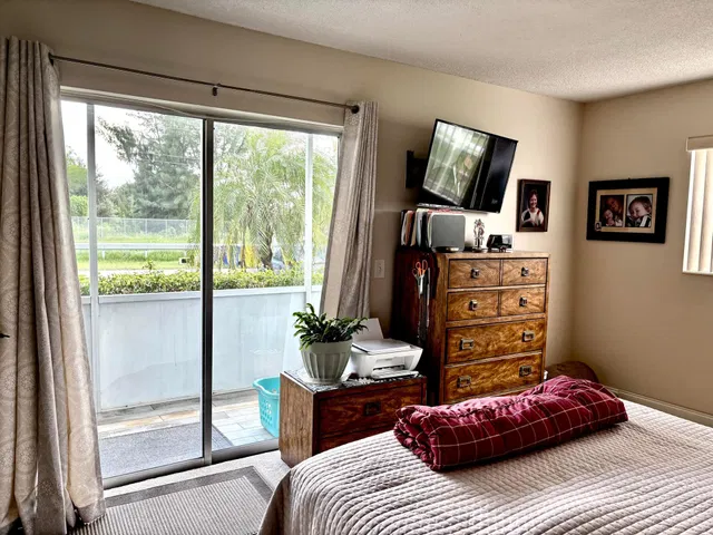 Residence photo 8