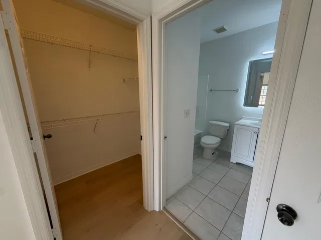 Unit 1304 photo 12