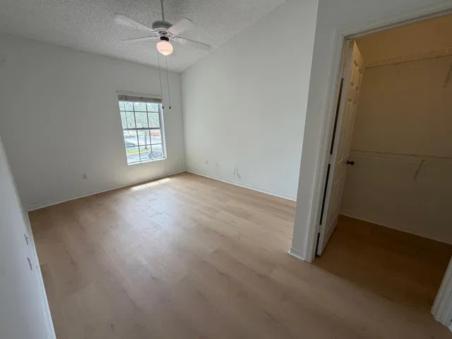 Unit 1304 photo 16