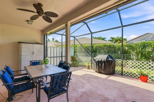  Residence photo 4