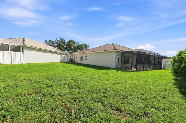  Residence photo 9