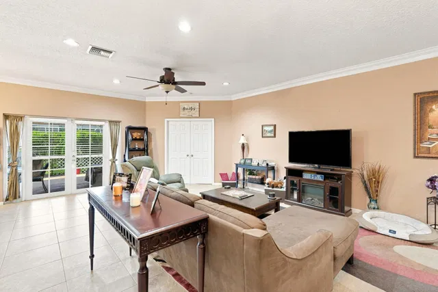  Residence photo 11