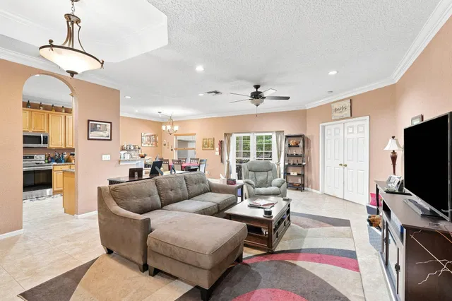  Residence photo 12