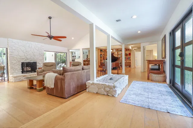 Residence photo 8