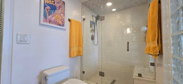 Unit 405 photo 20