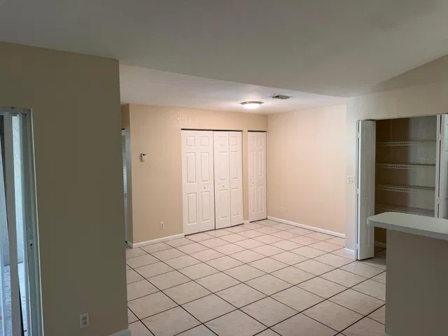 Residence photo 12