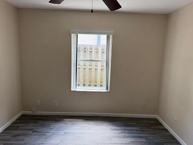 Residence photo 20