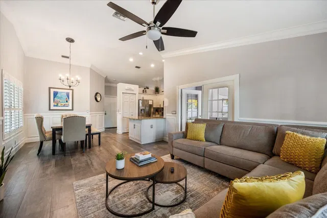Residence photo 5